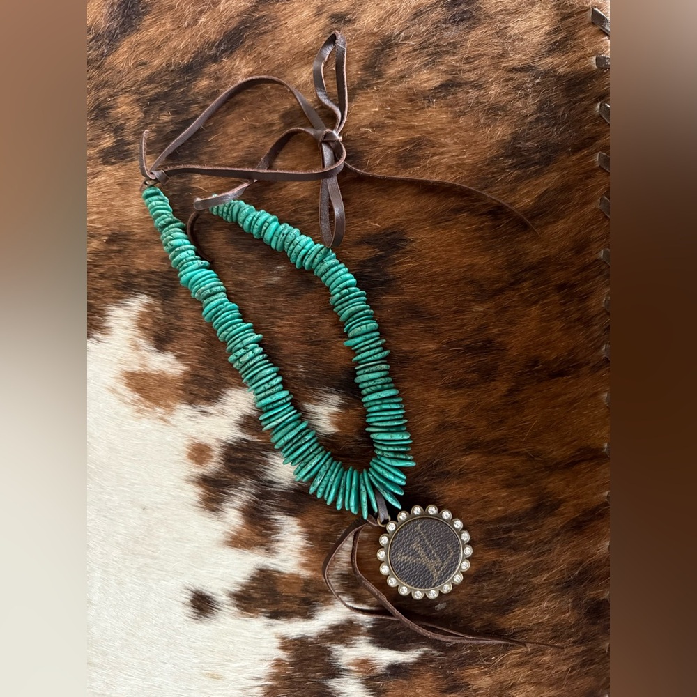 Keep It Gypsy SANDRA LING Design Turquoise Stone Leather Adjust Choker Necklace - Picture 2 of 5